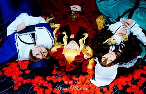 Rating: Safe Score: 0 Tags: 4girls blonde_hair brown_hair closed_eyes dress flower hat long_hair long_sleeves multiple_cosplay multiple_girls red_flower red_rose rose short_hair siblings smile souseiseki tagme User: admin