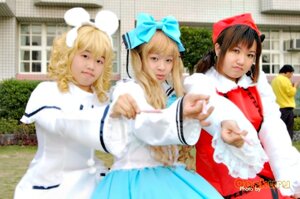 Rating: Safe Score: 0 Tags: 3d 3girls blonde_hair blue_bow blurry blurry_background blurry_foreground bow depth_of_field drill_hair hair_bow hat lips multiple_girls photo realistic short_hair skirt watermark User: admin