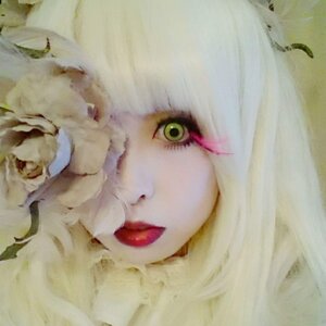 Rating: Safe Score: 0 Tags: 1girl close-up eyelashes face green_eyes kirakishou lips looking_at_viewer makeup solo tongue tongue_out User: admin