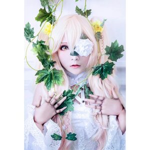 Rating: Safe Score: 0 Tags: 1girl auto_tagged clover flower kirakishou leaf lips looking_at_viewer plant solo traditional_media upper_body white_hair User: admin