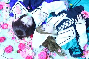 Rating: Safe Score: 0 Tags: 2girls black_hair closed_eyes dress flower multiple_cosplay multiple_girls necklace pink_flower short_hair tagme User: admin