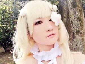 Rating: Safe Score: 0 Tags: 1girl auto_tagged bangs bare_shoulders blonde_hair blunt_bangs closed_mouth face flower kirakishou lips long_hair looking_at_viewer portrait realistic solo white_hair User: admin