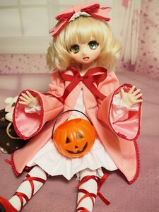 Rating: Safe Score: 0 Tags: 1girl blonde_hair bow doll dress green_eyes halloween hina_ichigo hinaichigo jack-o'-lantern looking_at_viewer open_mouth pantyhose pumpkin ribbon short_hair smile solo white_legwear User: admin