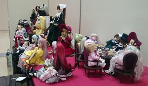 Rating: Safe Score: 0 Tags: 6+boys 6+girls black_hair blonde_hair brown_hair doll dress everyone gloves hat jacket long_hair multiple_boys multiple_dolls multiple_girls pink_hair red_hair short_hair sitting tagme User: admin