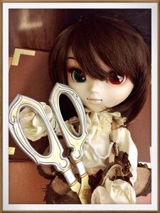 Rating: Safe Score: 0 Tags: 1girl androgynous brown_hair doll heterochromia red_eyes short_hair solo souseiseki traditional_media User: admin