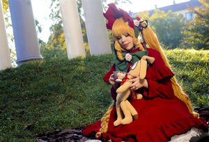 Rating: Safe Score: 0 Tags: 1girl blonde_hair bonnet doll doll_joints dress flower long_hair outdoors red_dress shinku solo User: admin