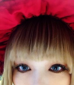 Rating: Safe Score: 0 Tags: 1girl blonde_hair blue_eyes close-up closed_mouth eyelashes face lips looking_at_viewer shinku solo User: admin