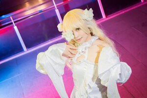 Rating: Safe Score: 0 Tags: 1girl bangs bare_shoulders blonde_hair dress flower hair_flower hair_ornament kirakishou lips long_hair solo white_dress window User: admin