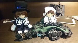 Rating: Safe Score: 0 Tags: 2girls blonde_hair brown_hair capelet doll dress frills green_dress green_eyes hat long_sleeves looking_at_viewer multiple_dolls multiple_girls short_hair siblings sisters souseiseki suiseiseki tagme top_hat twins User: admin