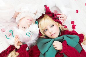 Rating: Safe Score: 0 Tags: 2girls blonde_hair blue_eyes bow hair_over_one_eye lips long_hair looking_at_viewer multiple_cosplay multiple_girls scarf short_hair smile tagme User: admin