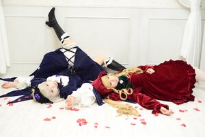 Rating: Safe Score: 0 Tags: 2girls blonde_hair boots closed_eyes dress drill_hair flower hat long_hair long_sleeves lying multiple_cosplay multiple_girls petals rose shinku tagme User: admin