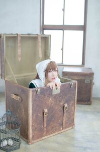 Rating: Safe Score: 0 Tags: 1girl blue_eyes blurry depth_of_field indoors maid photo solo suiseiseki window User: admin