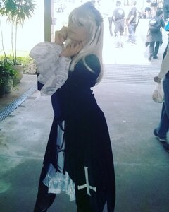 Rating: Safe Score: 0 Tags: 1girl long_hair long_sleeves plant solo standing suigintou tree window User: admin