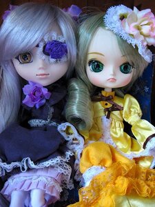 Rating: Safe Score: 0 Tags: 2girls blue_flower doll eyepatch flower long_hair multiple_dolls multiple_girls pink_rose purple_flower rose tagme traditional_media User: admin