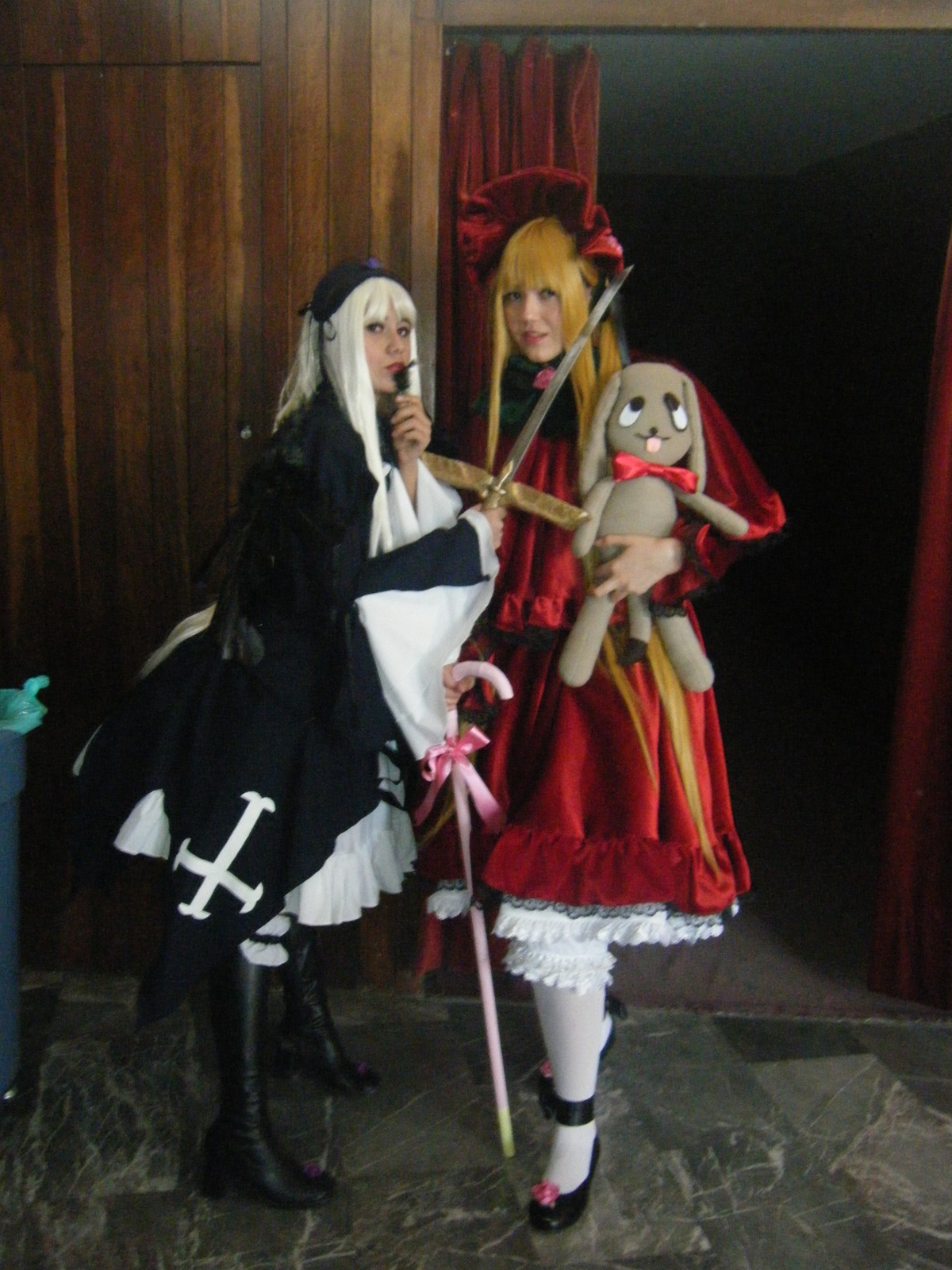 2girls auto_tagged blonde_hair dress long_hair multiple_cosplay multiple_girls stuffed_animal tagme teddy_bear