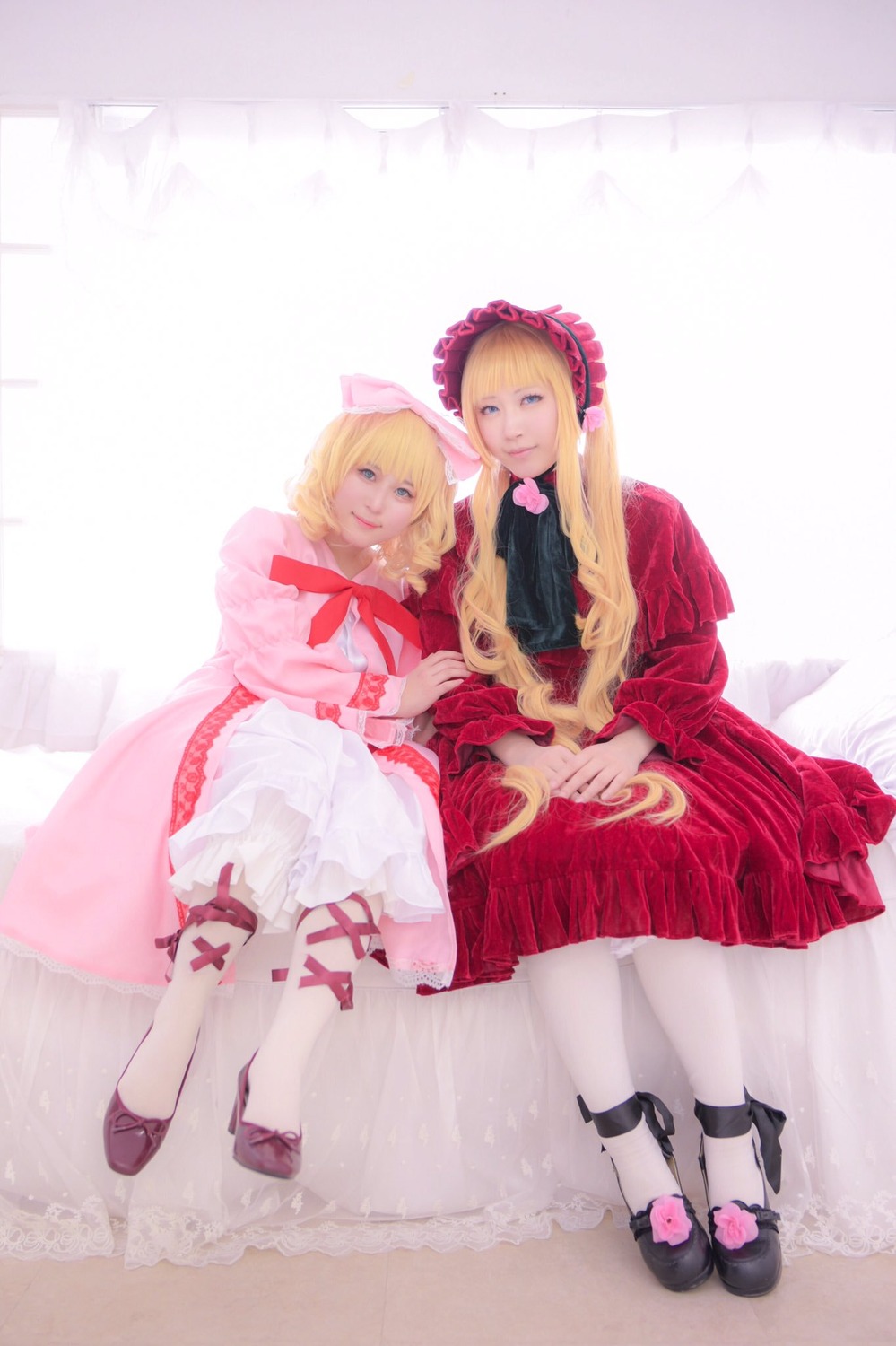 2girls blonde_hair blue_eyes bow doll dress long_hair mary_janes multiple_cosplay multiple_girls pantyhose ribbon shoes short_hair sitting striped striped_background striped_legwear tagme vertical-striped_legwear vertical_stripes white_legwear
