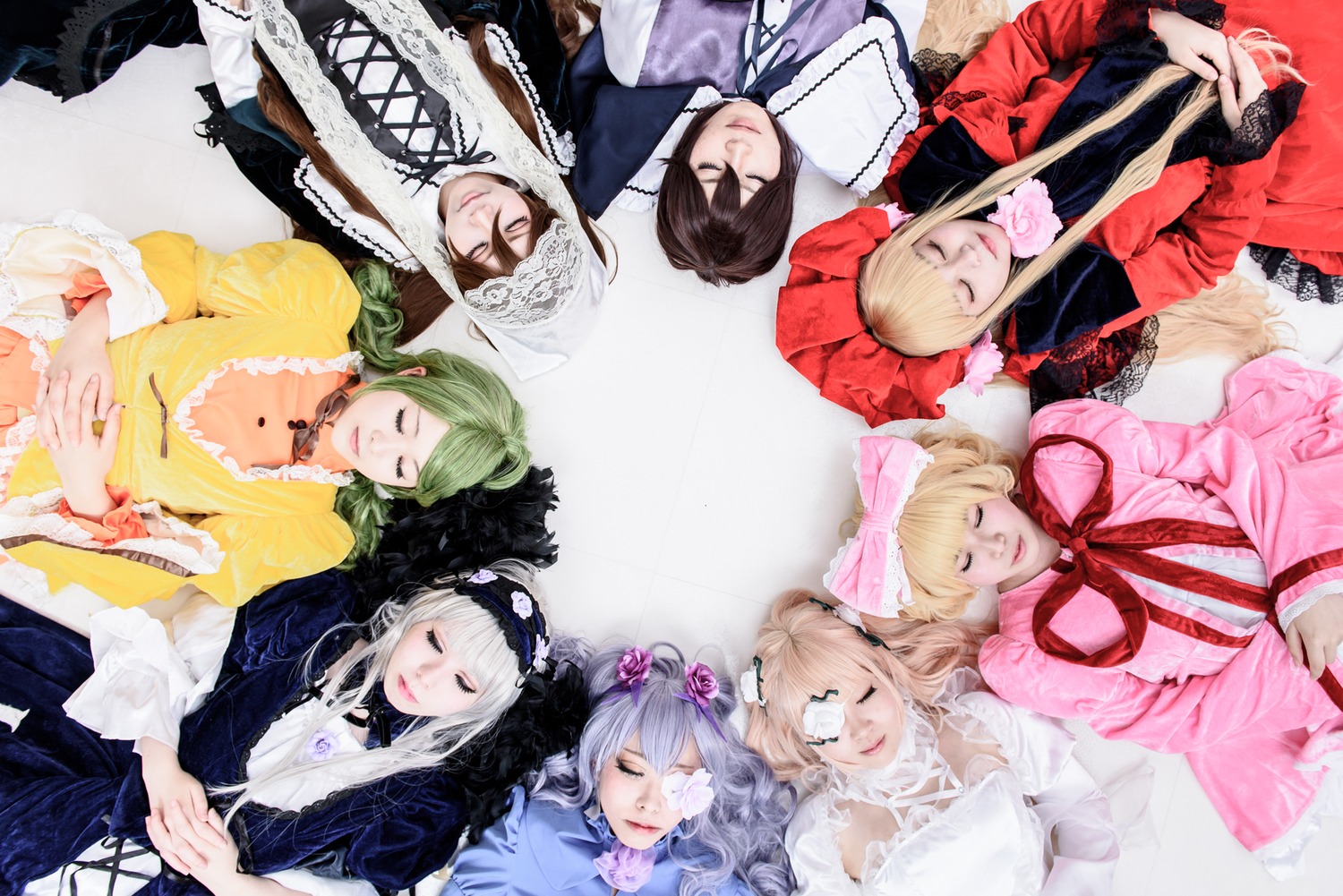 6+girls 91076 bangs blonde_hair bow brown_hair choker closed_eyes dress eyepatch flower frills green_hair hair_ornament hat holding_hands long_hair long_sleeves multiple_boys multiple_cosplay multiple_girls own_hands_together tagme