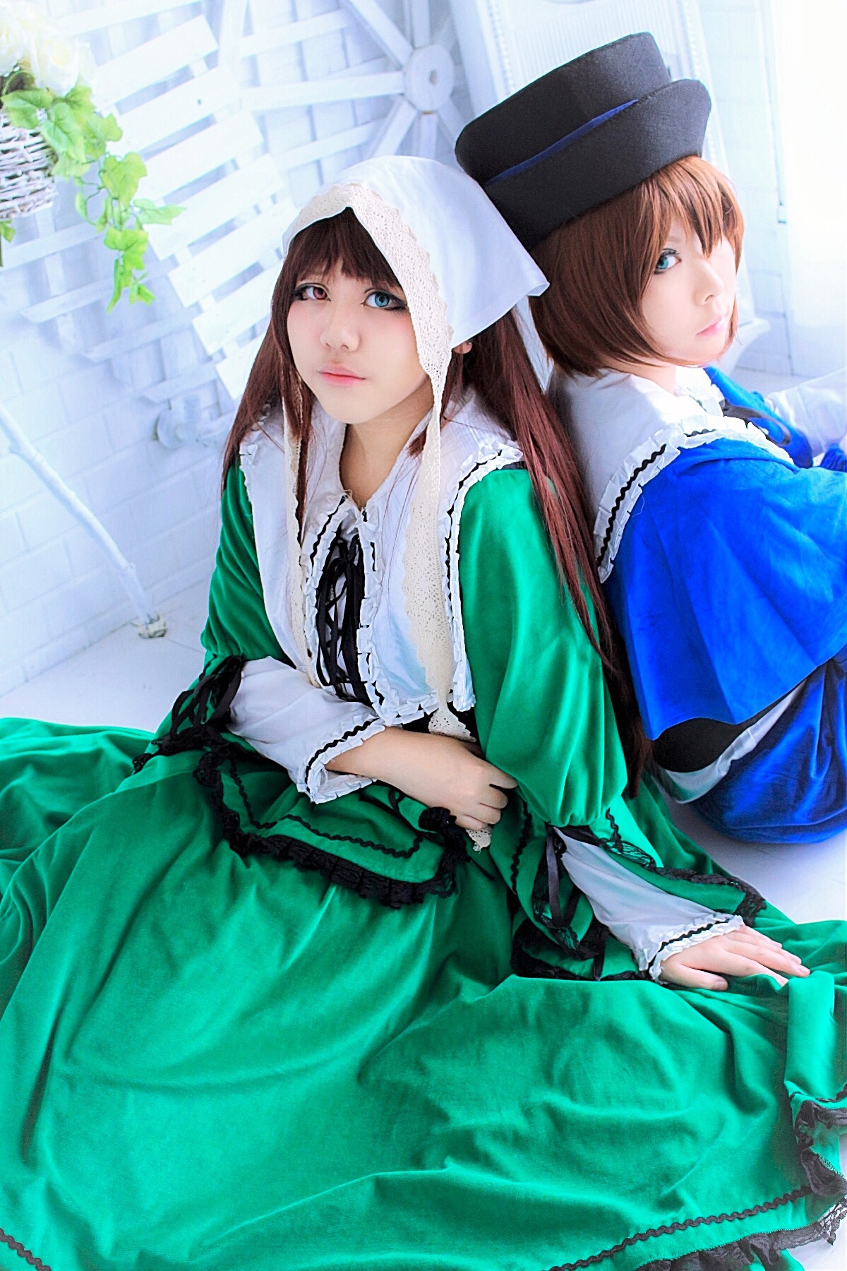 2girls bangs blue_dress blue_eyes brown_hair dress frills green_dress hat lips long_hair long_sleeves looking_at_viewer multiple_cosplay multiple_girls siblings sisters suiseiseki tagme twins