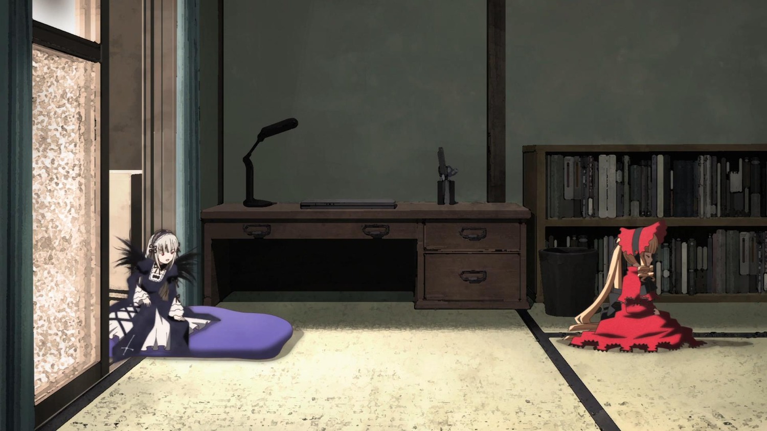 2girls blonde_hair closed_eyes dress gun image indoors multiple_girls pair shinku sitting suigintou tatami weapon