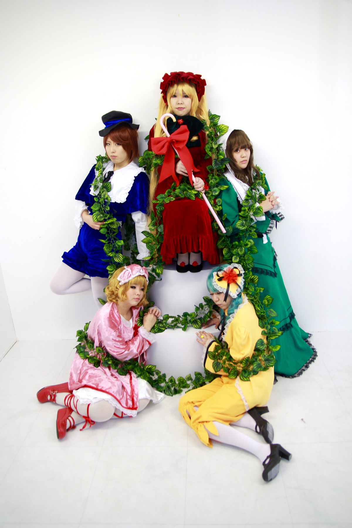 blonde_hair bow brown_hair closed_eyes dress flower hat multiple_boys multiple_cosplay multiple_girls pink_dress rose tagme white_legwear