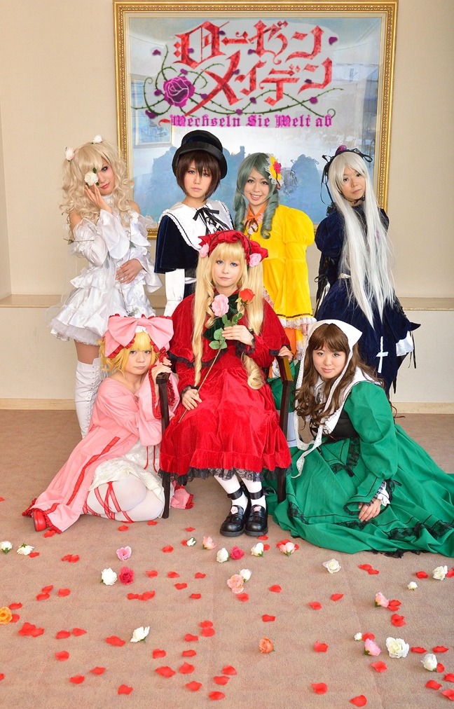 6+girls apron bangs black_hair blonde_hair blue_eyes brown_eyes brown_hair dress flower green_dress hair_ornament hat hina_ichigo japanese_clothes long_hair long_sleeves looking_at_viewer mary_janes multiple_cosplay multiple_girls petals rose shinku shoes short_hair sitting smile suiseiseki tagme
