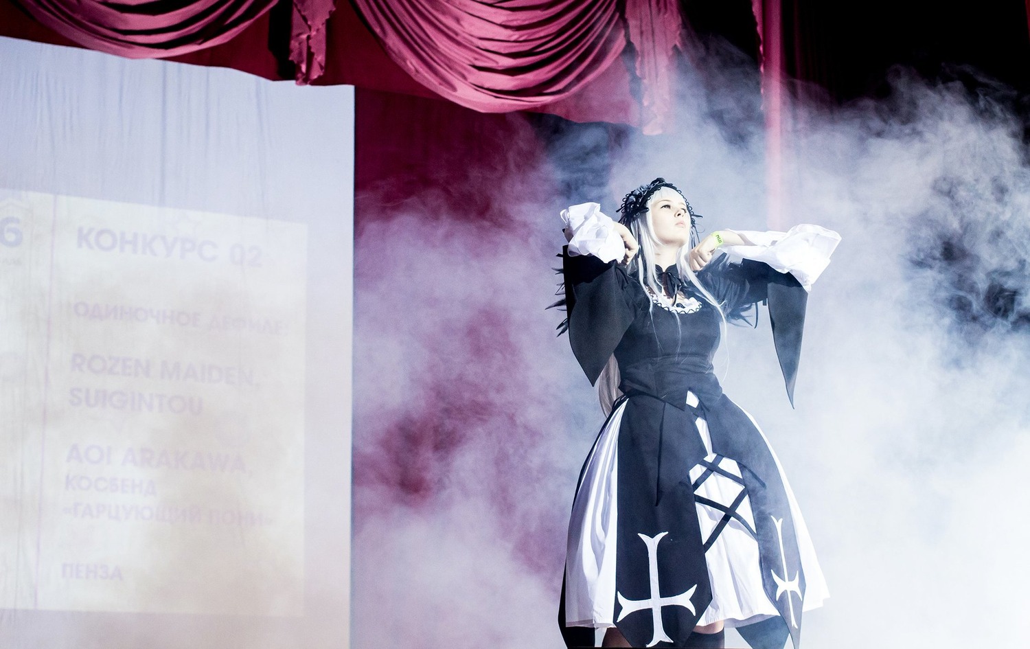 1boy 1girl dress long_sleeves solo standing suigintou wide_sleeves