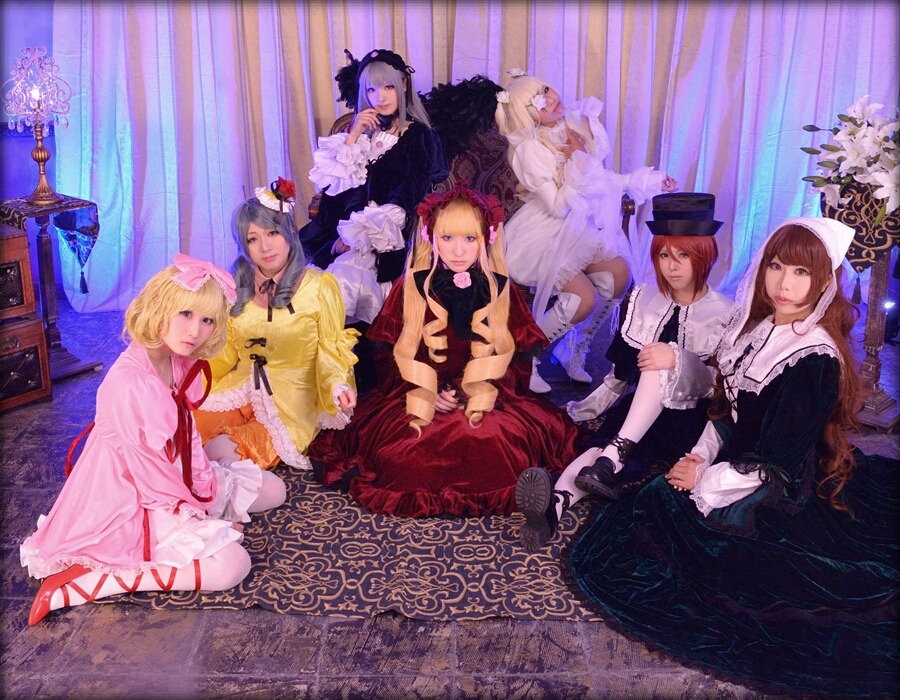6+girls blonde_hair blue_eyes bow brown_hair closed_eyes curtains dress flower frills hair_ornament hat long_hair multiple_cosplay multiple_girls short_hair sitting tagme
