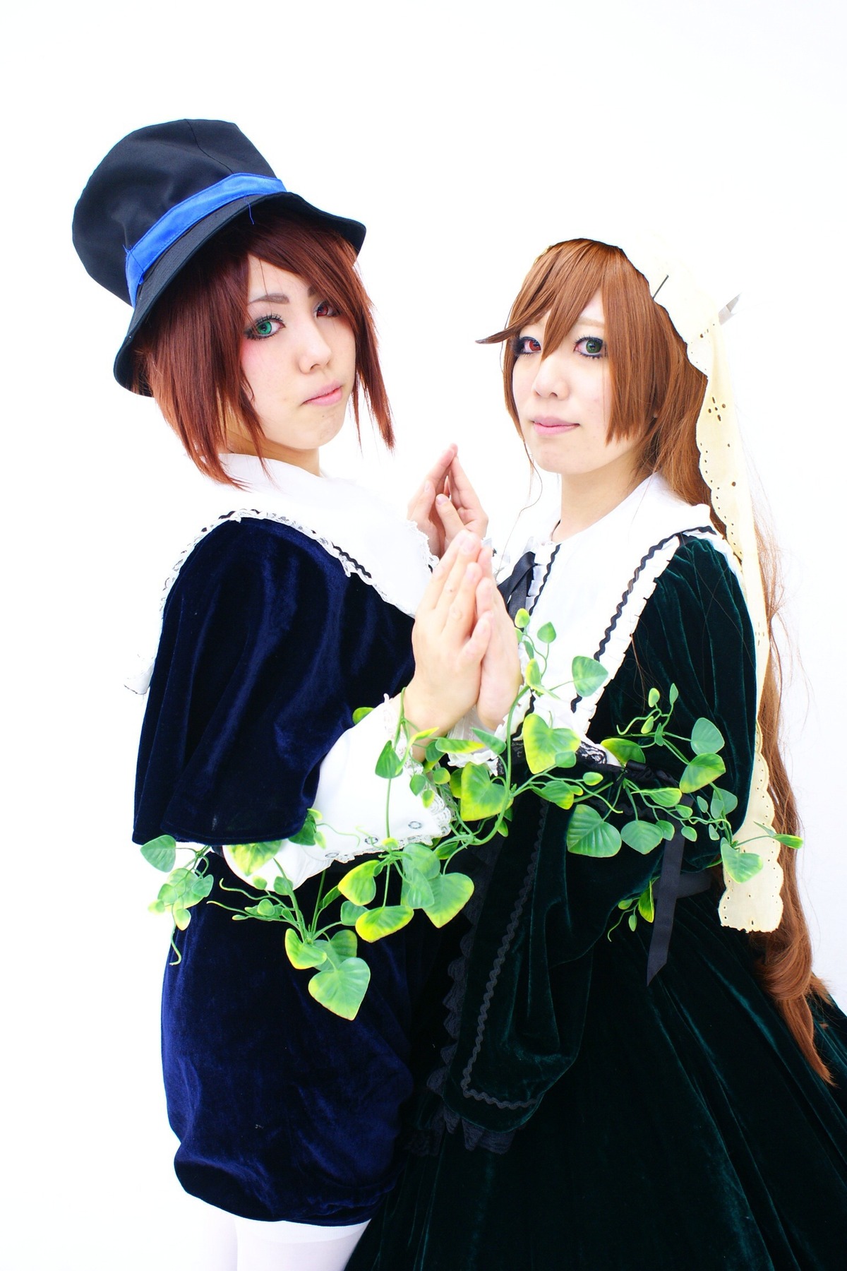 2girls blue_eyes brown_hair dress green_eyes hat lips long_sleeves looking_at_viewer multiple_cosplay multiple_girls short_hair siblings sisters souseiseki suiseiseki tagme top_hat twins