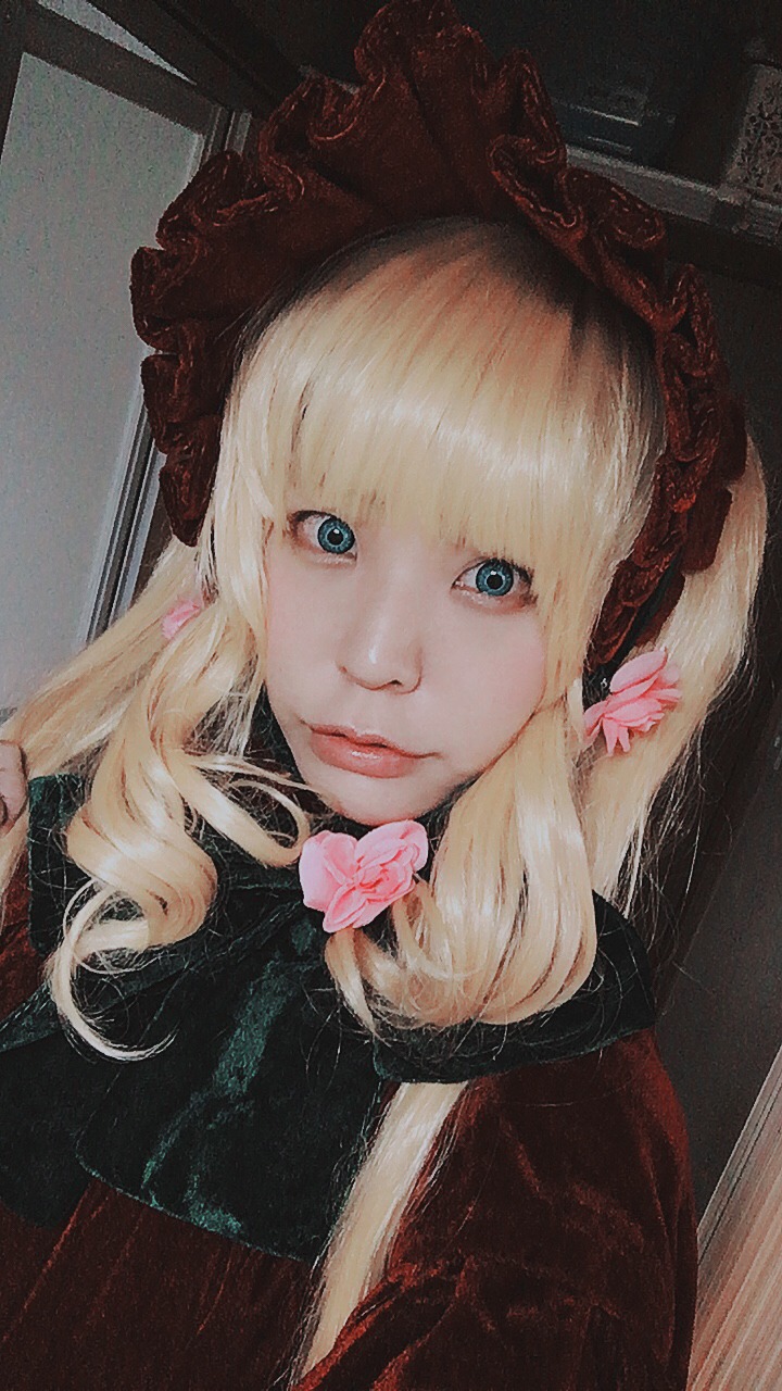 1girl bangs blonde_hair blue_eyes bonnet closed_mouth lips long_hair looking_at_viewer portrait shinku smile solo