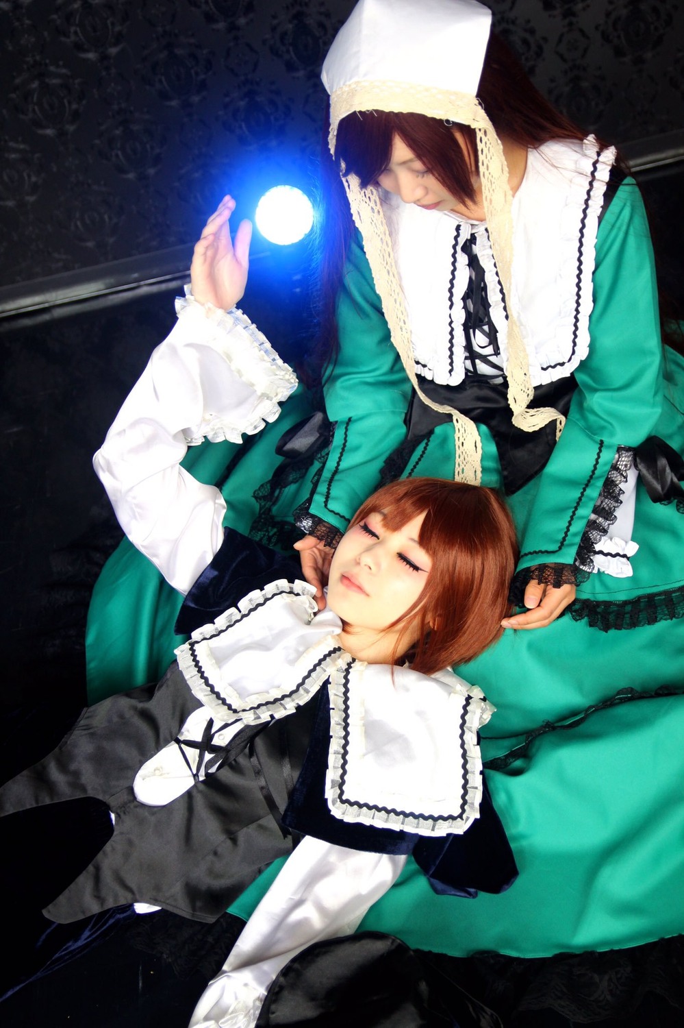 1boy 2girls brown_hair closed_eyes dress green_dress hat long_hair long_sleeves multiple_cosplay multiple_girls short_hair siblings sisters sitting sleeping souseiseki suiseiseki tagme twins