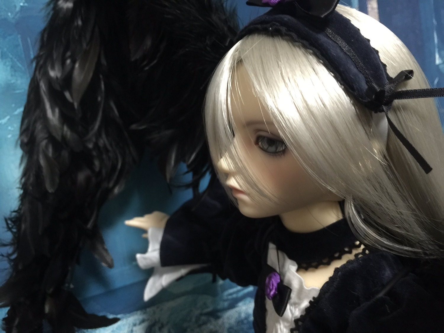 1girl bangs black_dress black_ribbon closed_mouth doll dress flower frills gothic_lolita hair_over_one_eye hair_ribbon hairband lips lolita_fashion long_sleeves ribbon rose solo suigintou white_hair