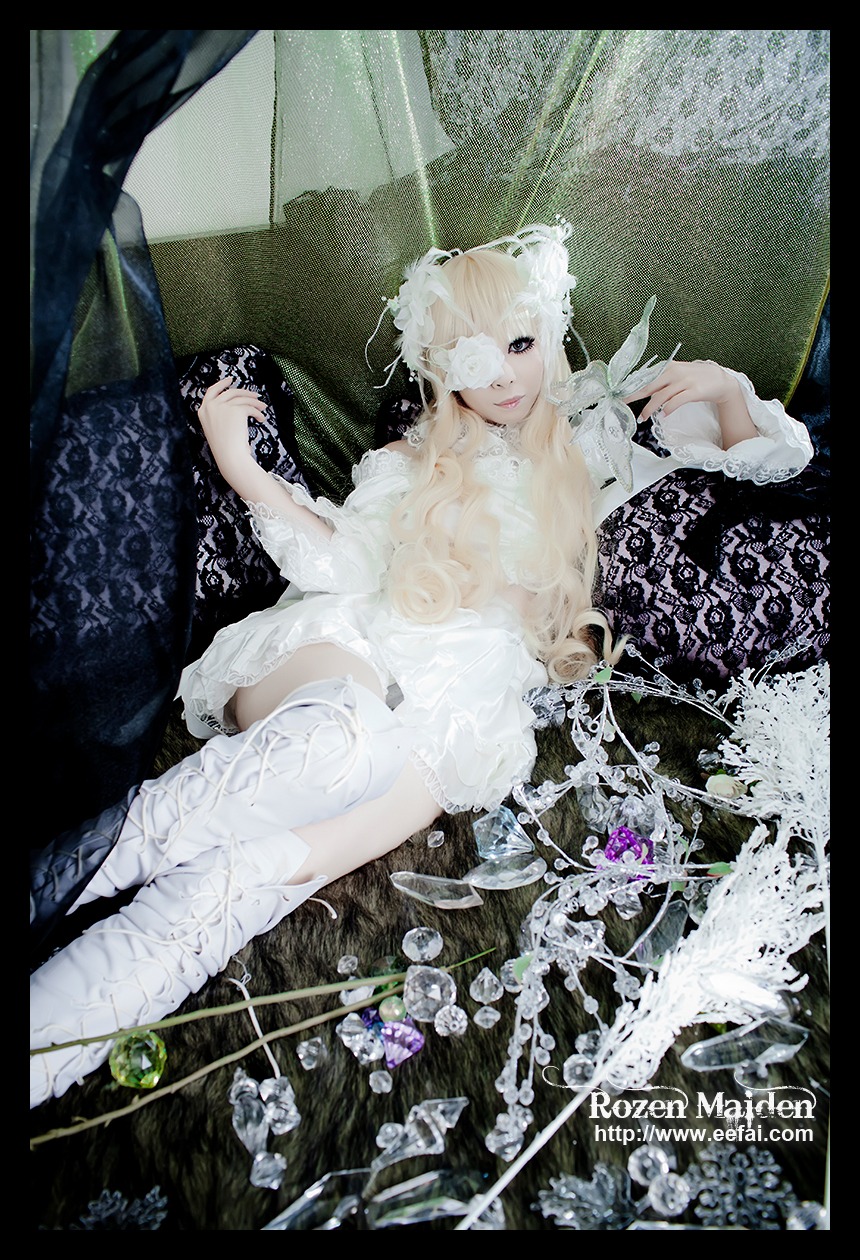 1girl auto_tagged flower kirakishou letterboxed lips pillarboxed rose solo white_hair