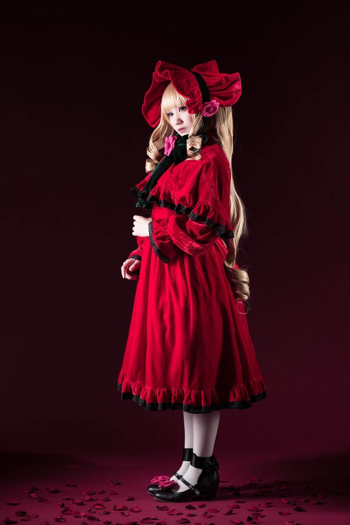1girl blonde_hair blue_eyes bonnet bow dress flower long_hair red_dress rose shinku shoes solo standing