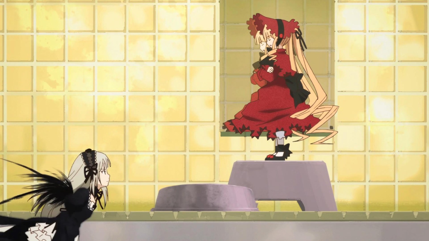 2girls auto_tagged black_wings blonde_hair dress frills image long_hair long_sleeves multiple_girls pair rose shinku silver_hair standing suigintou very_long_hair wings