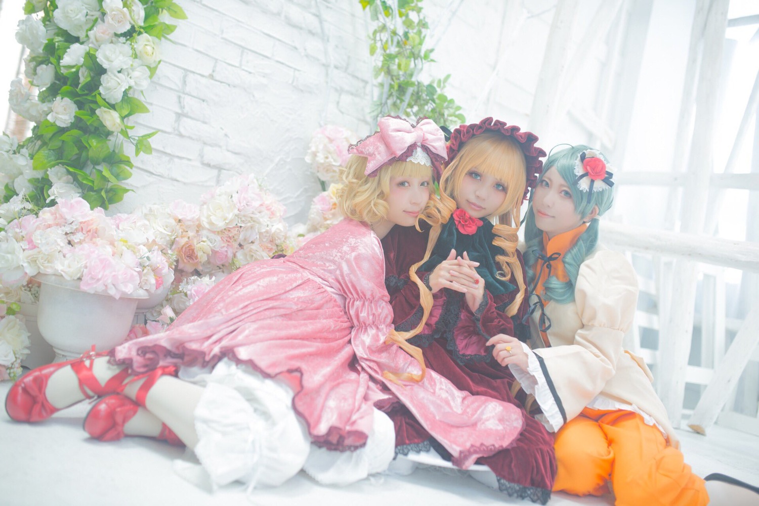 3girls blonde_hair blue_eyes dress flower frills hair_flower hair_ornament hat long_hair looking_at_viewer multiple_cosplay multiple_girls rose sitting tagme window