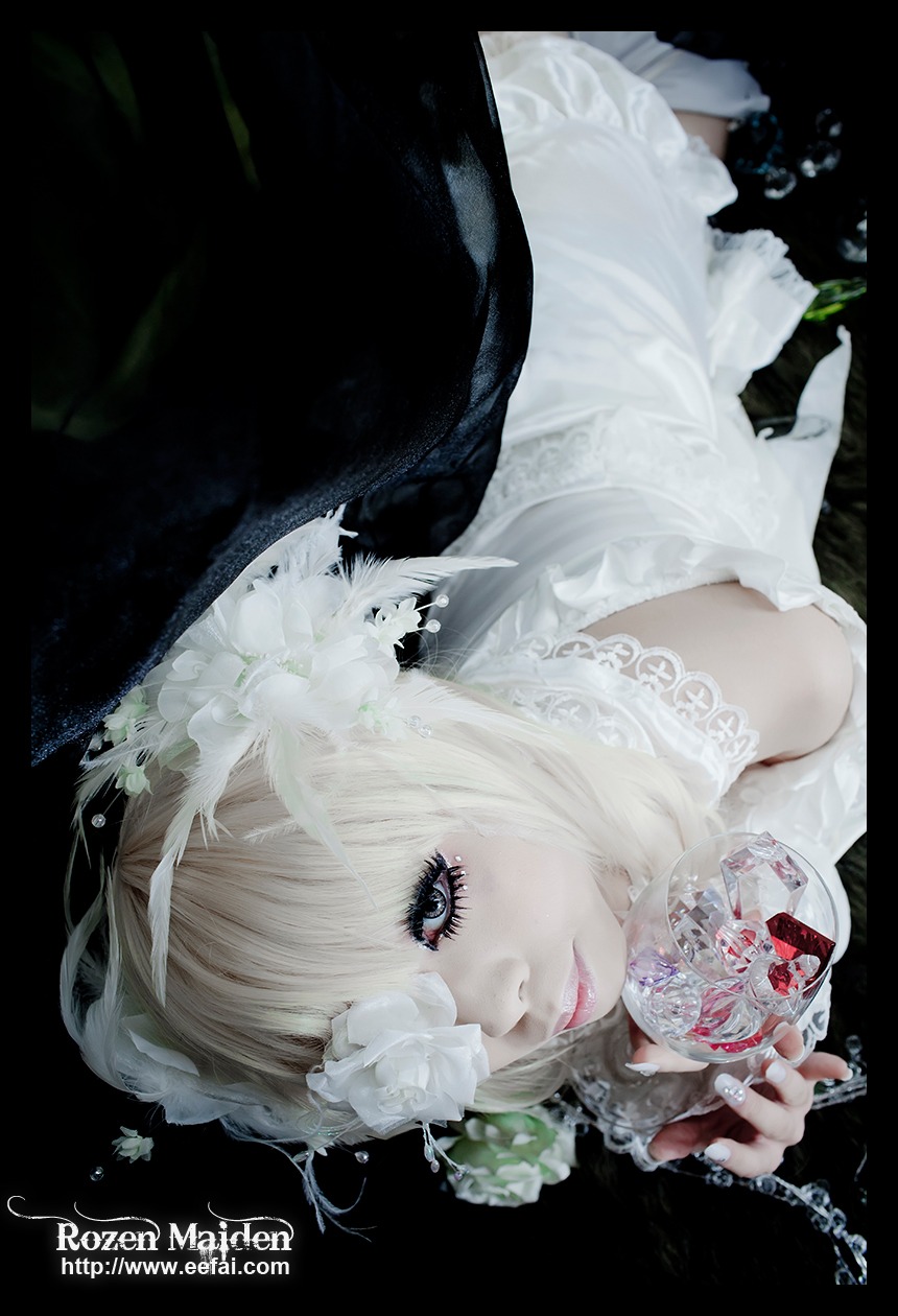 1girl 3d auto_tagged blonde_hair flower kirakishou lips looking_at_viewer nail_polish solo upper_body white_dress white_flower white_rose