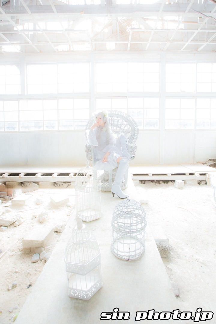 1girl blurry depth_of_field dress indoors kirakishou solo window