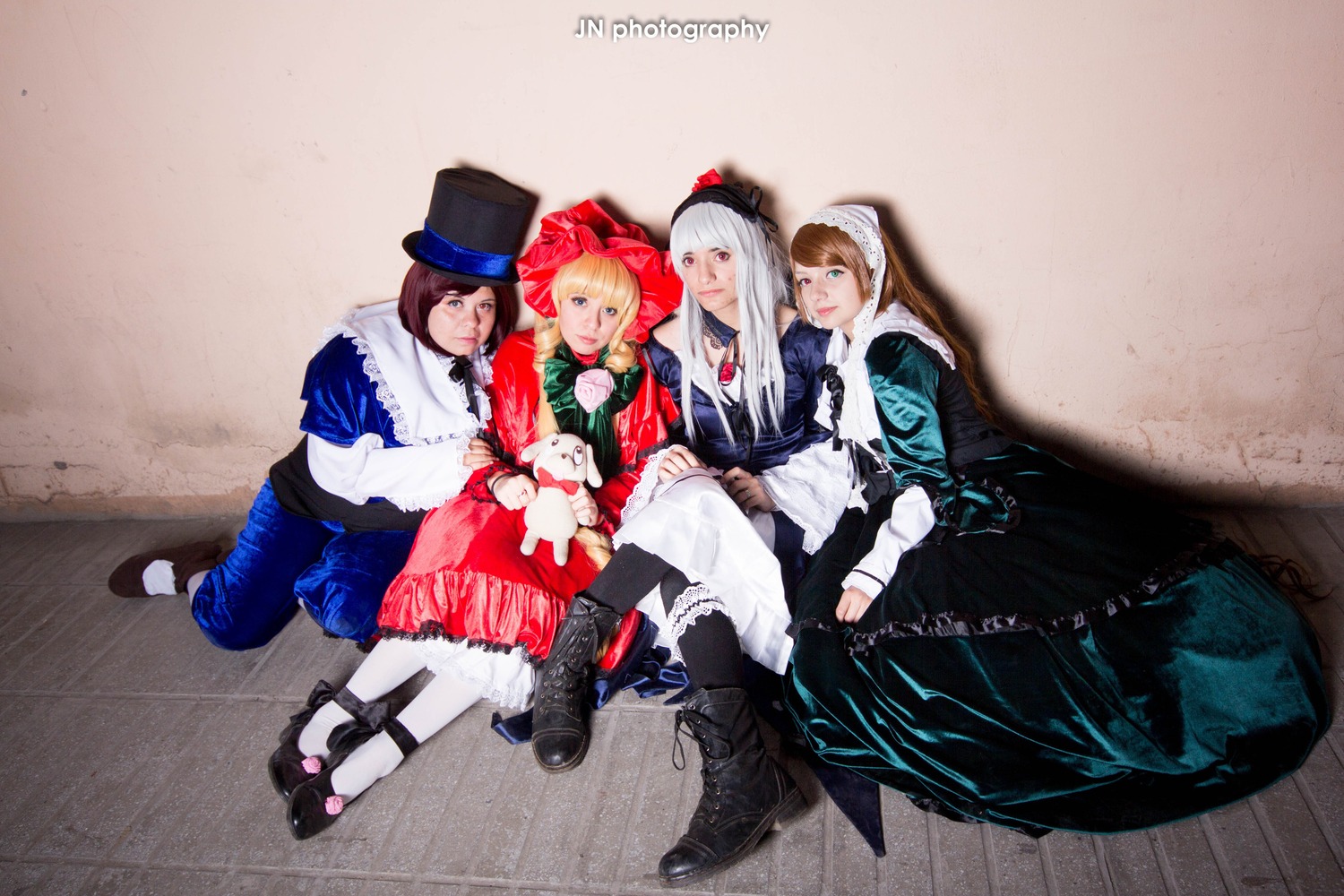 4girls blonde_hair blue_eyes boots brown_hair dress green_eyes hat long_hair multiple_cosplay multiple_girls pantyhose short_hair silver_hair sitting tagme white_legwear