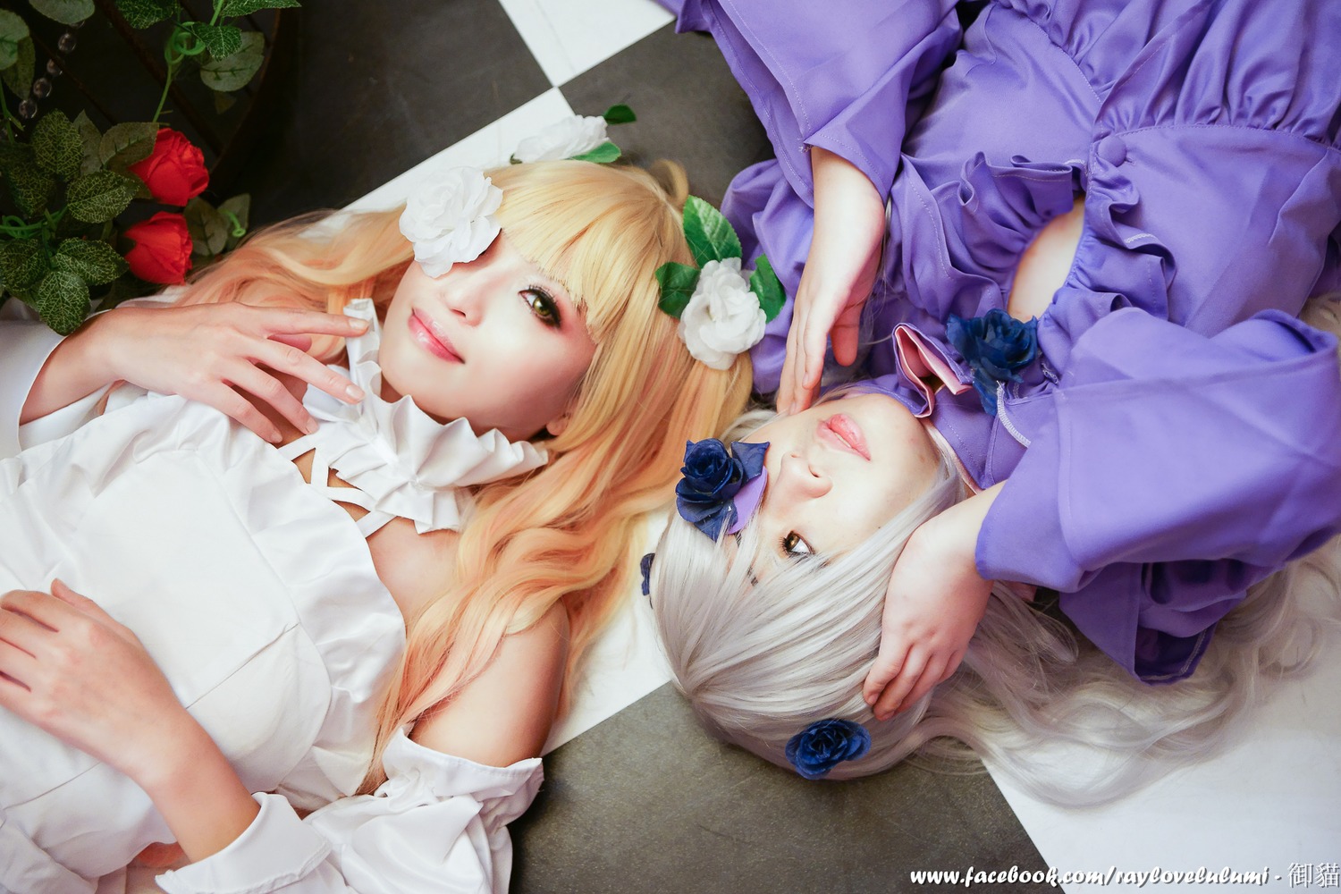 2girls blonde_hair checkered dress flower hair_ornament lips long_hair multiple_cosplay multiple_girls realistic rose tagme white_dress white_hair