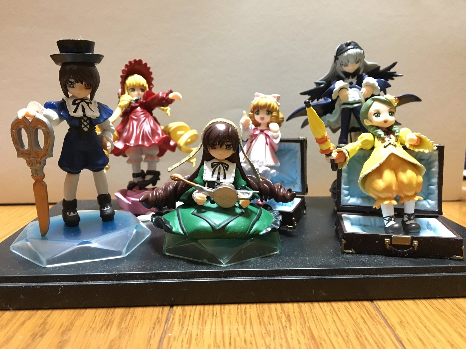 6+girls blonde_hair blue_eyes bow brown_hair doll dress hat multiple_dolls multiple_girls short_hair souseiseki tagme top_hat wings