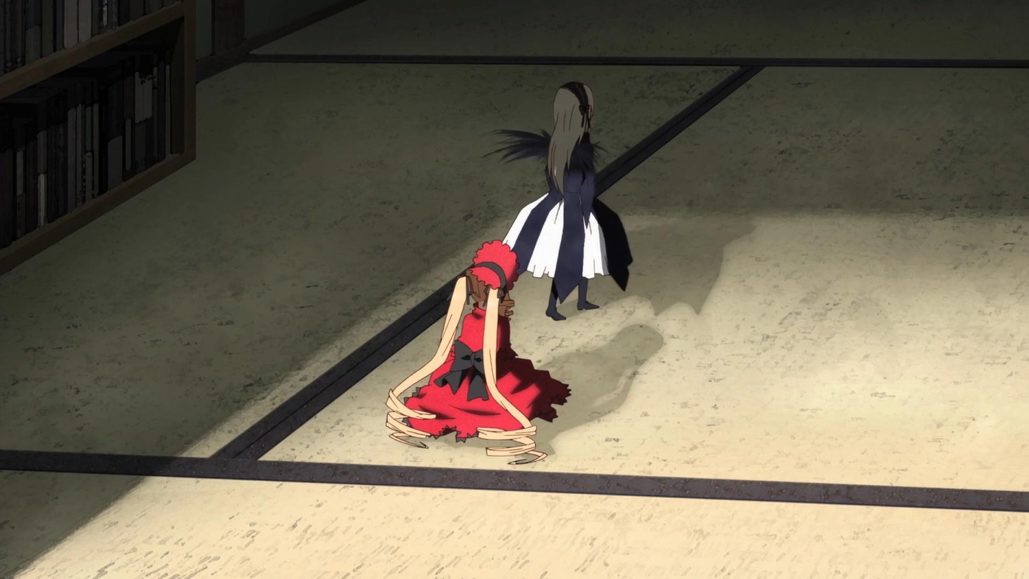 2girls barefoot blonde_hair dress hat image long_hair long_sleeves multiple_girls pair shinku short_hair short_sleeves suigintou tatami yagokoro_eirin