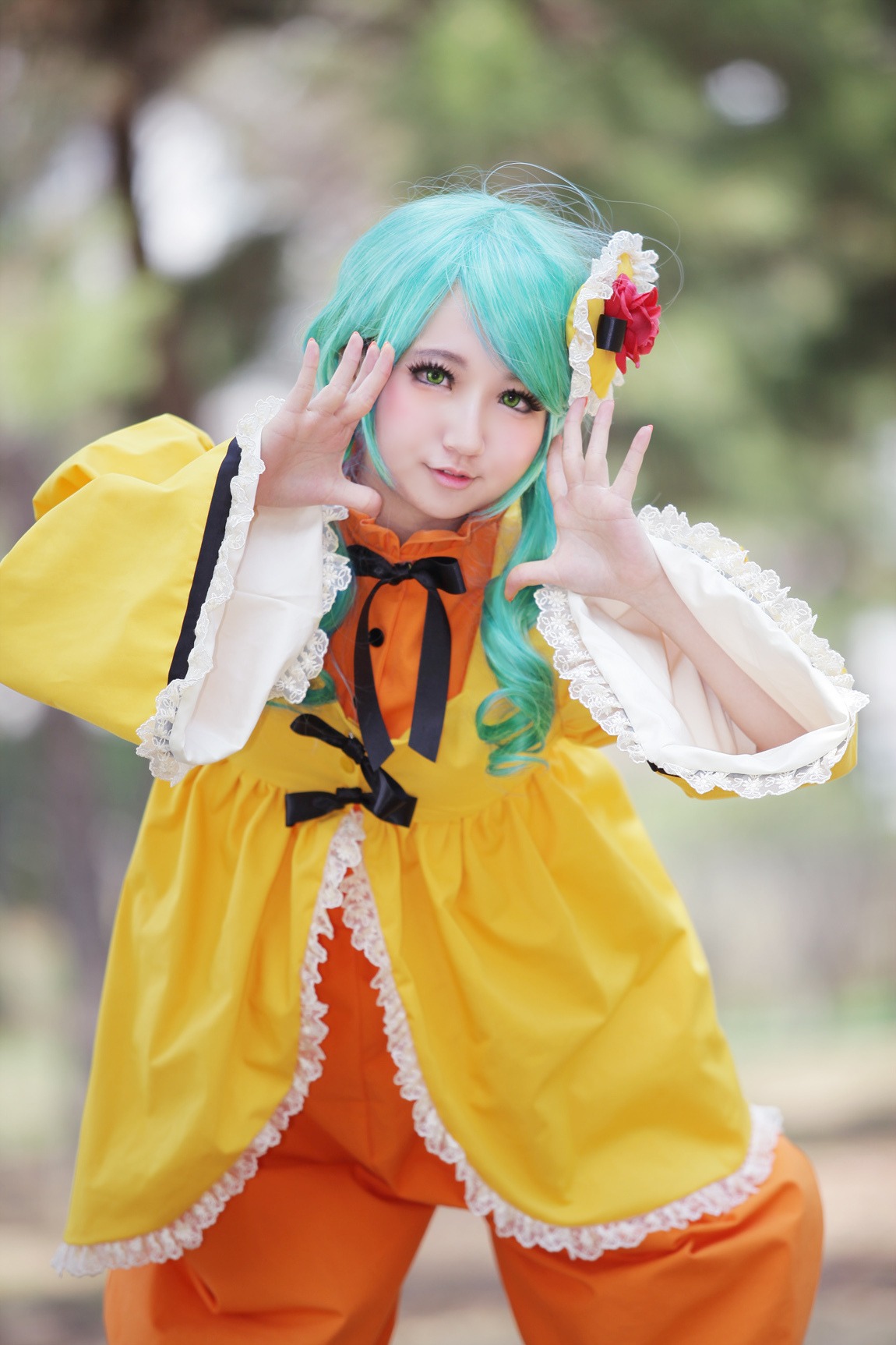 1girl aqua_hair blurry blurry_background depth_of_field flower frills green_eyes hair_flower hair_ornament kanaria lips long_hair solo wide_sleeves