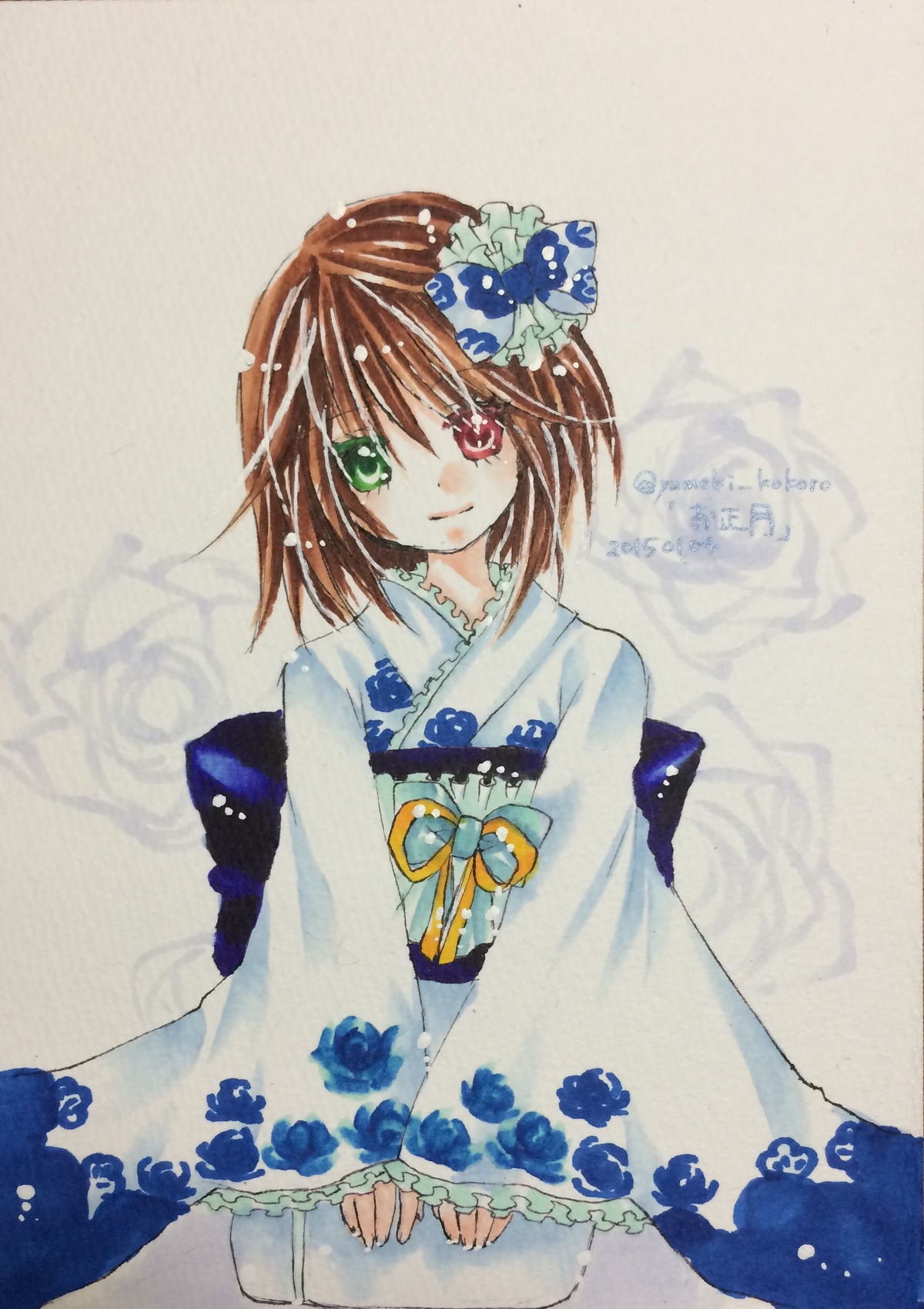 1girl brown_hair green_eyes hair_ornament heterochromia image japanese_clothes kimono long_sleeves looking_at_viewer red_eyes sash short_hair smile solo souseiseki yumeki_kokoro